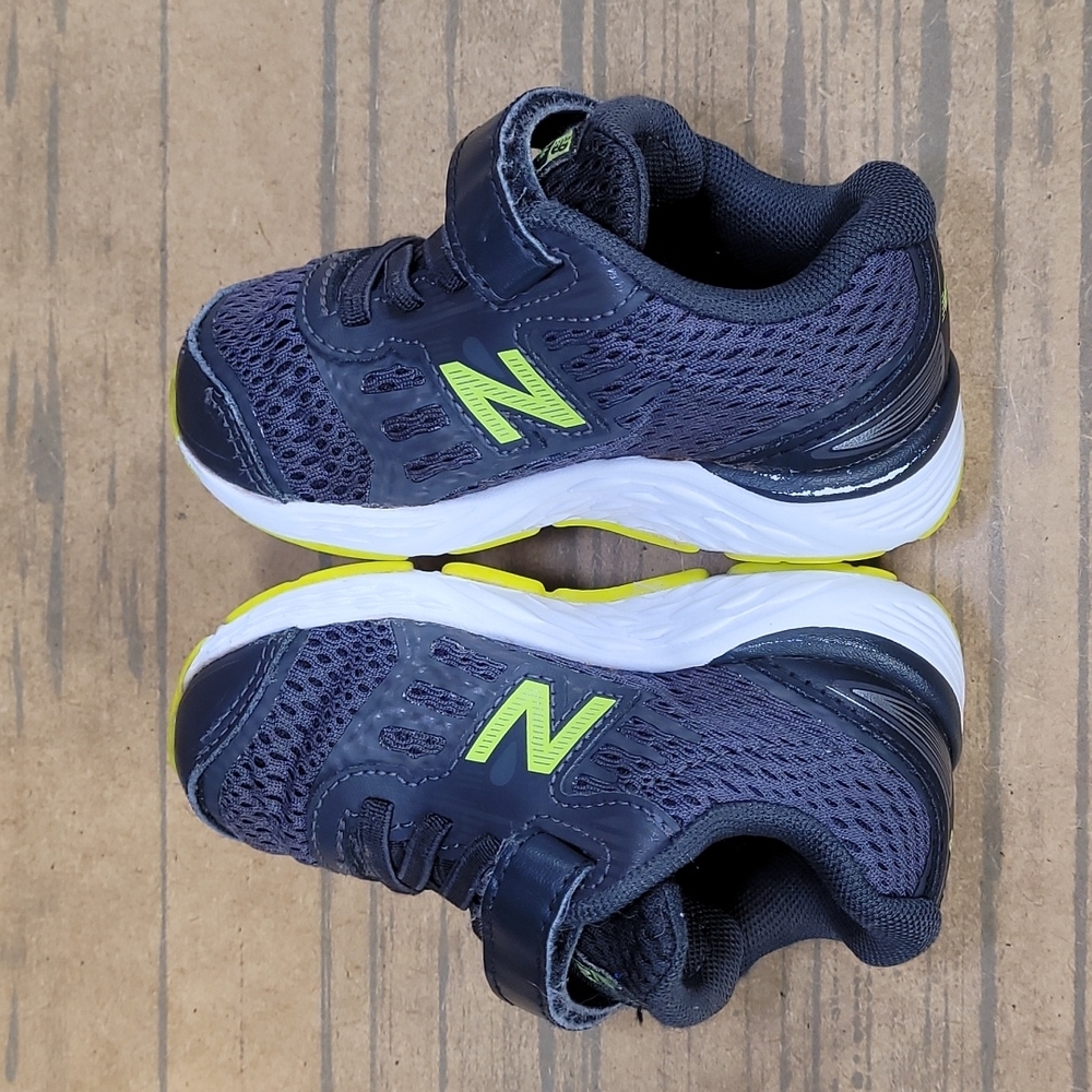 New Balance Kids Navy and Lime Green Sneakers - Picture 6 of 9